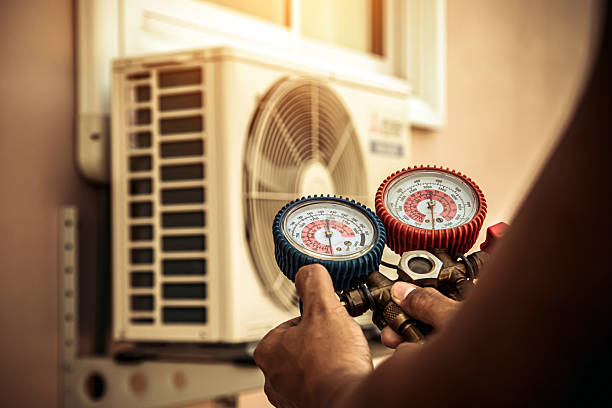 Professional Ac Installation technician working in Woodland Hills, UT